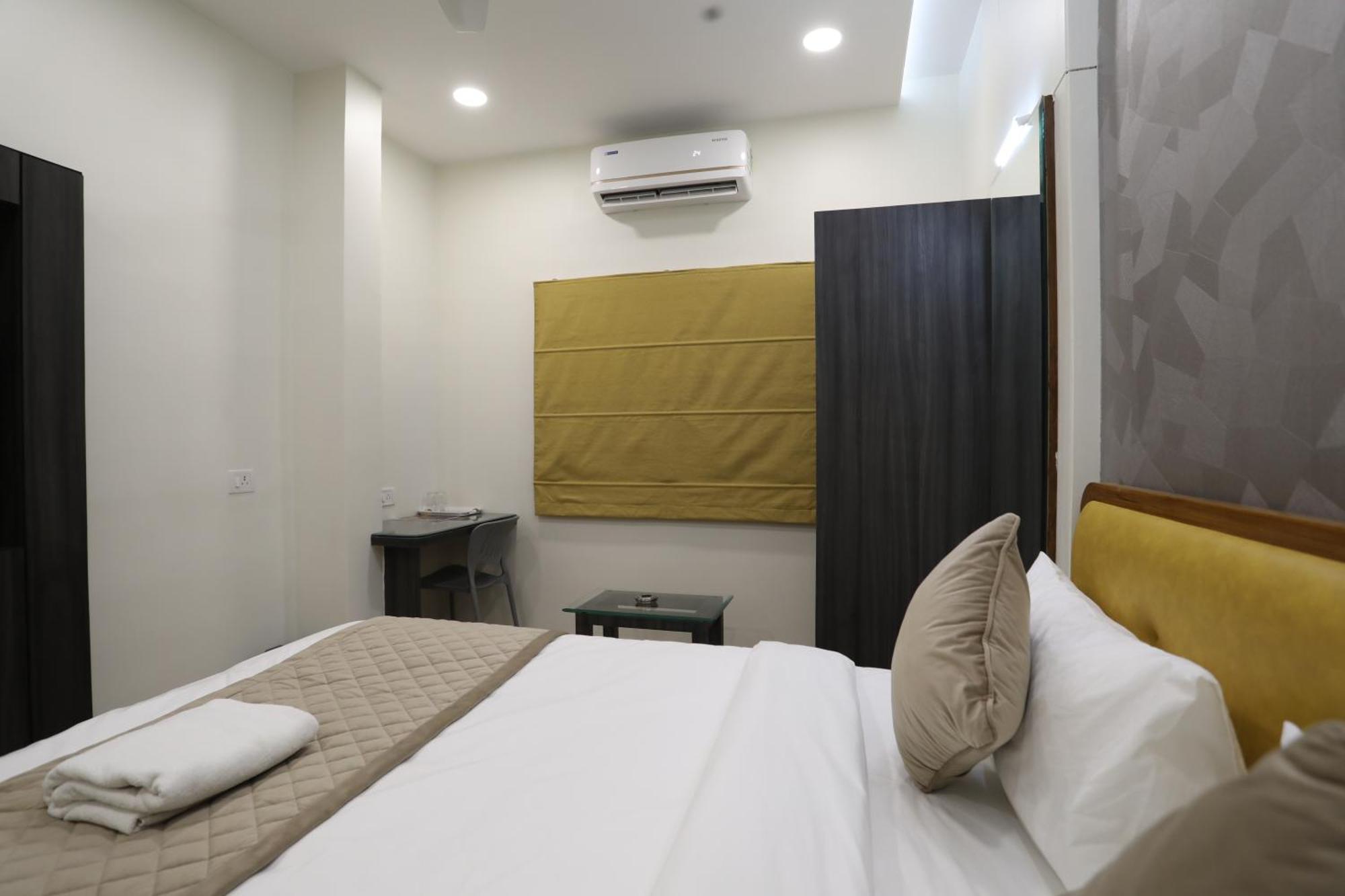 Hotel Ajinkya Palace Aurangabad  Ngoại thất bức ảnh