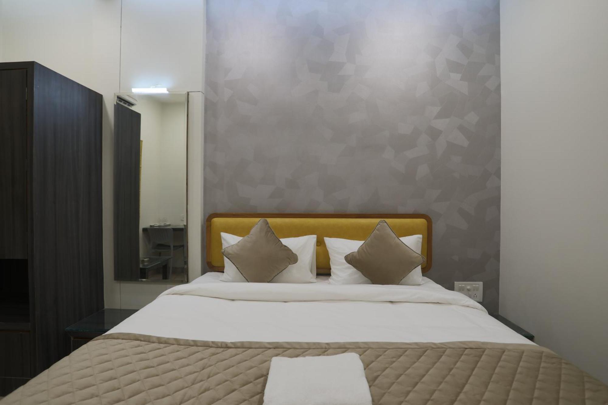 Hotel Ajinkya Palace Aurangabad  Ngoại thất bức ảnh